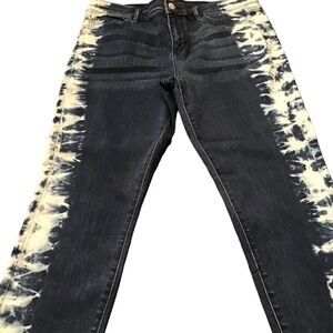 SOHO New York &  Co. cropped jeggings withh the-dye design on front sides